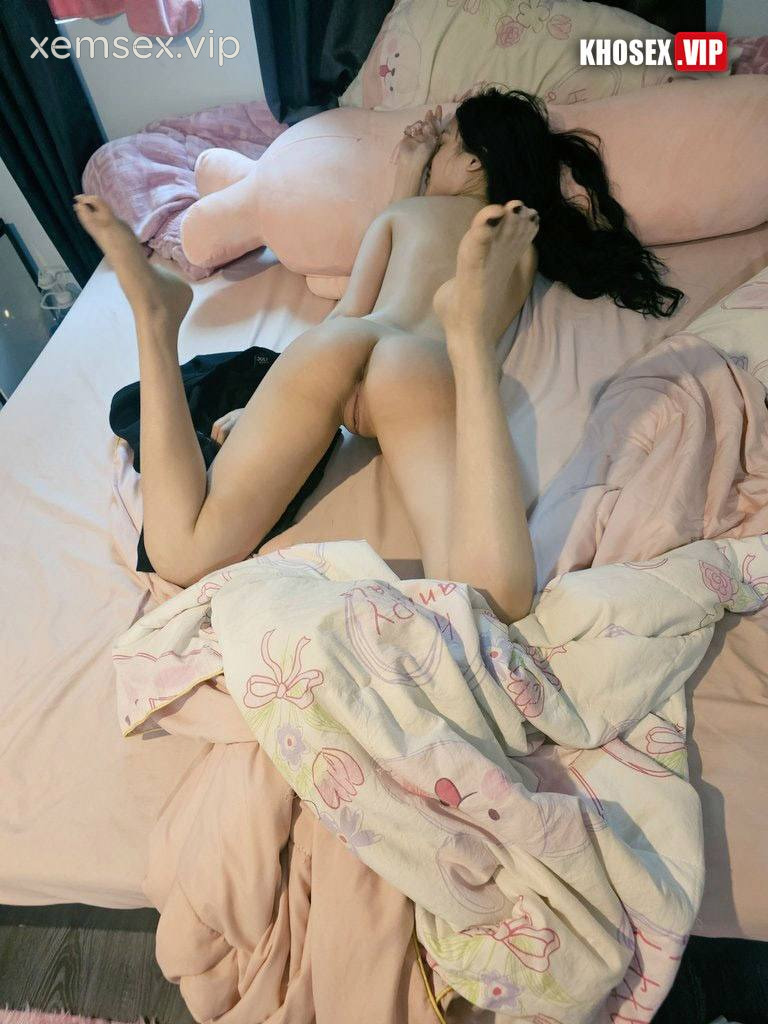 be-loli-moi-lon-co-so-thich-bdsm-xuat-tinh-ngap-buom-hinh-05