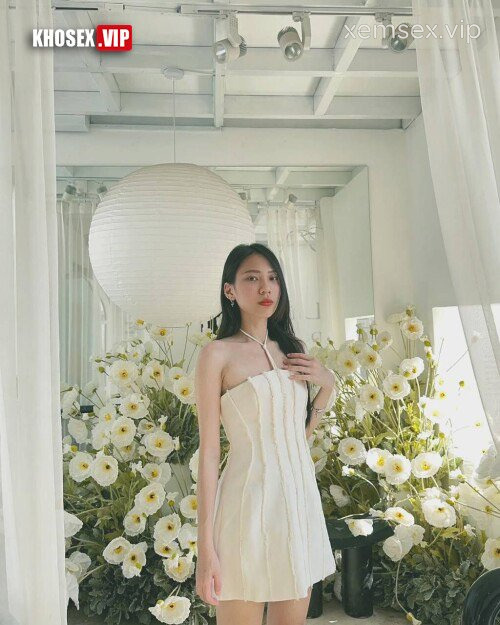 clip-sex-em-gai-xinh-minh-day-mong-to-cang-tron-bi-du-nam-sap-hinh-01
